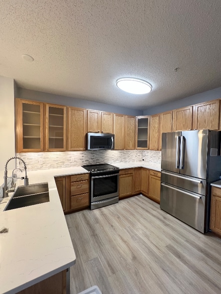 Building Photo - 6841 Narcissus Ln N