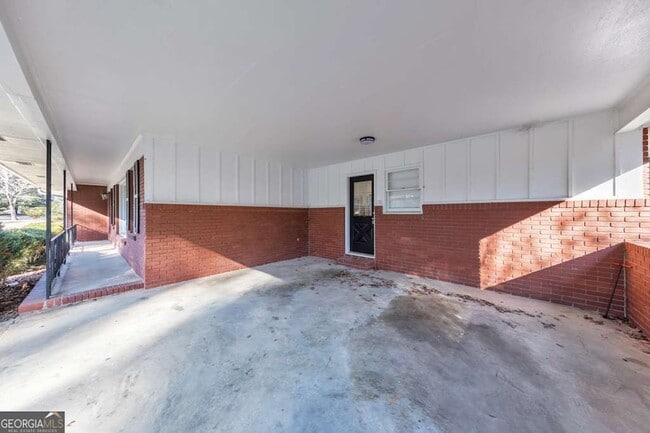 Building Photo - 909 Rosedale Dr