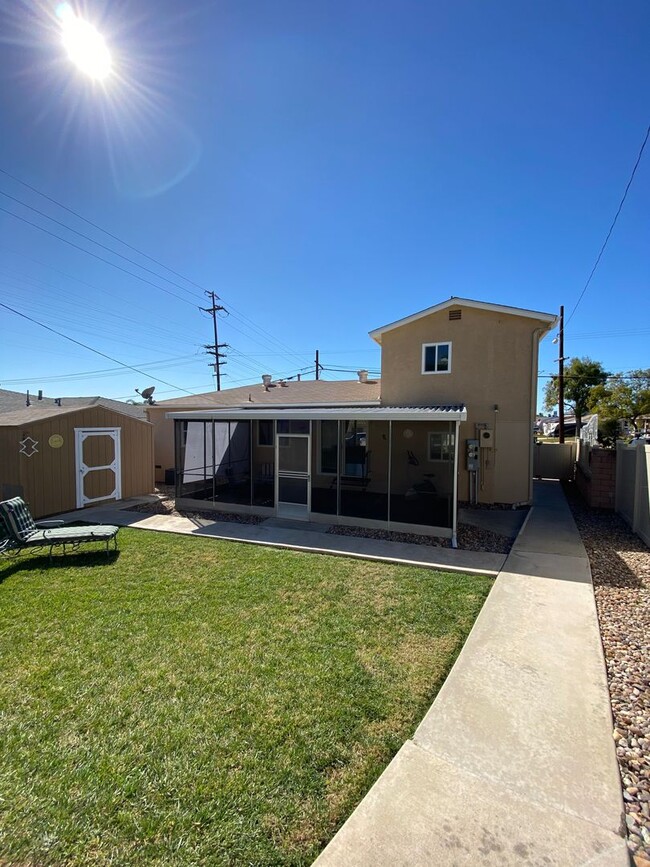 Building Photo - 3 Bed-2 Bath Tri-Level Home in El Cajon