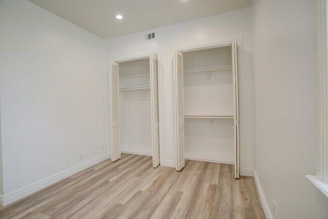 Building Photo - 4318 Mesa St