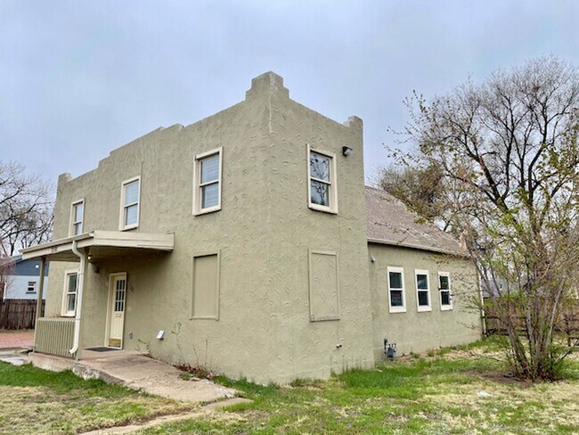 Building Photo - 2101 E Willamette Ave