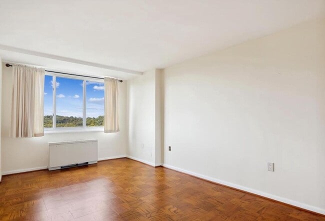 Building Photo - 10500 Rockville Pike