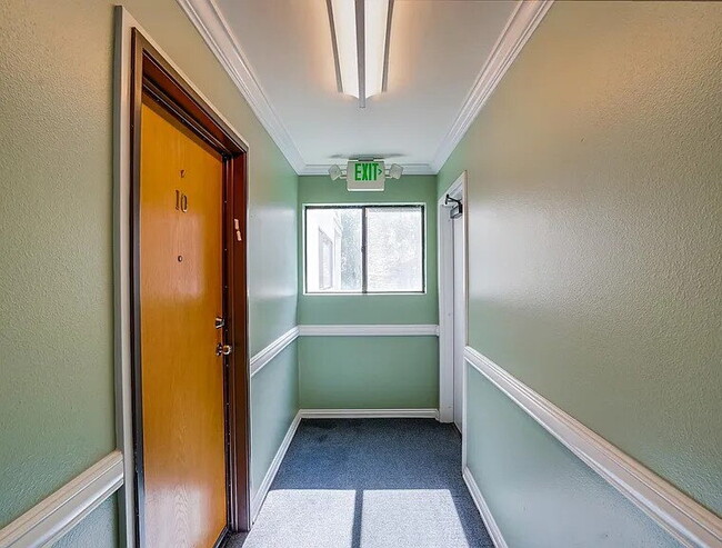 Building Photo - 14804 Magnolia Blvd
