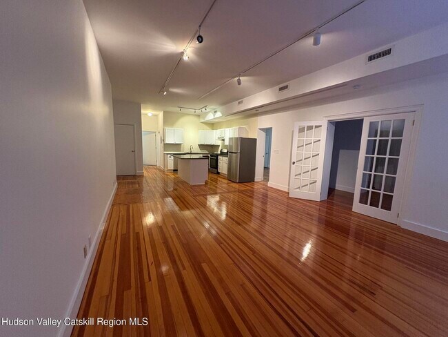 Building Photo - 302 Wall St