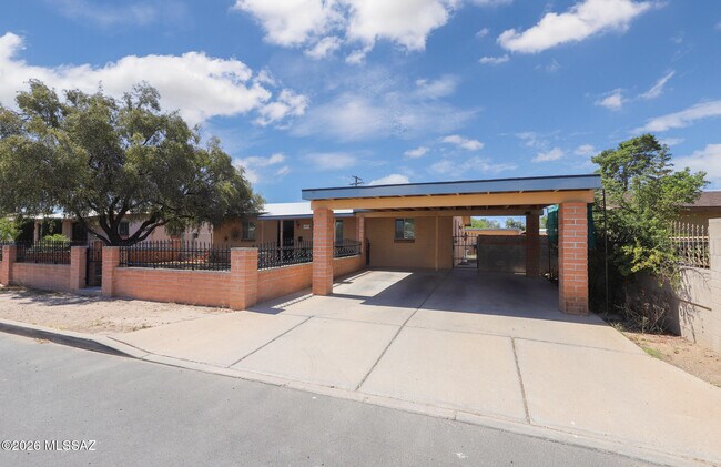 Building Photo - 201 W Borrego St