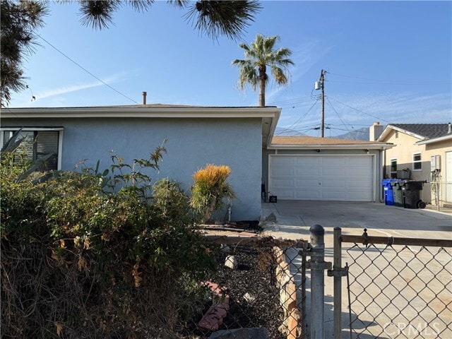 Building Photo - 1353 Pengra St