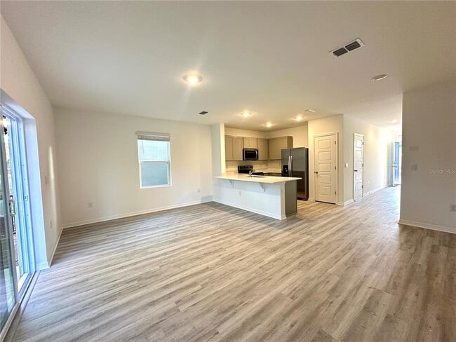 Building Photo - 2933 Canary Ave