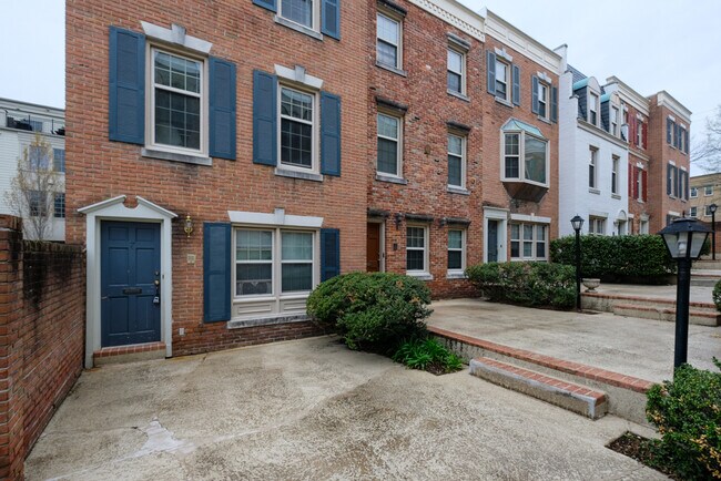 Building Photo - 4450 MacArthur Blvd NW