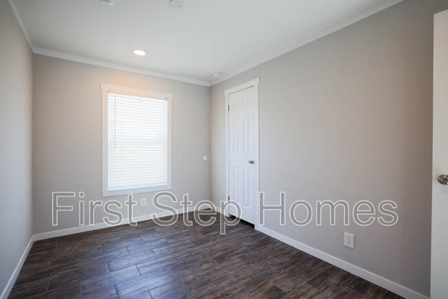 Building Photo - 133 Appaloosa Dr