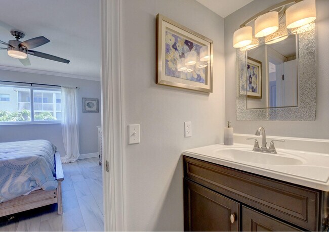 Building Photo - 650 Snug Harbor Dr