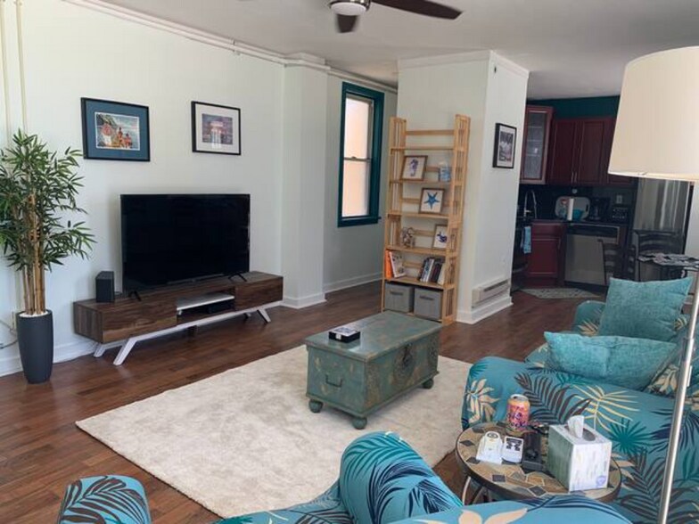 Building Photo - 37 S Iowa Ave