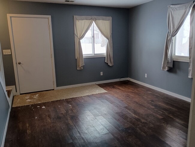 Building Photo - Private 2 bed 1.5 bath home in Spring Lake