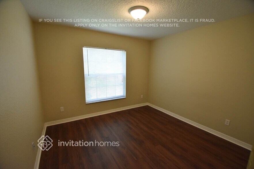 Building Photo - 115 Secluded Oak Ct