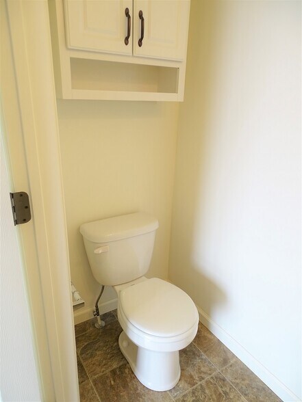 Building Photo - 344 Meadow View Dr