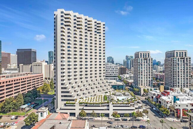 Building Photo - 700 Front St