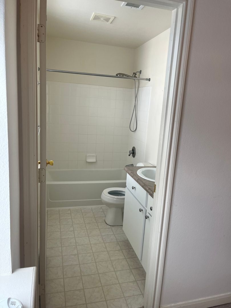 Building Photo - 12886 Ironstone Way