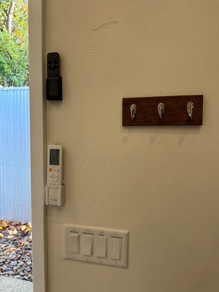 Building Photo - 1139 Azalea Ave