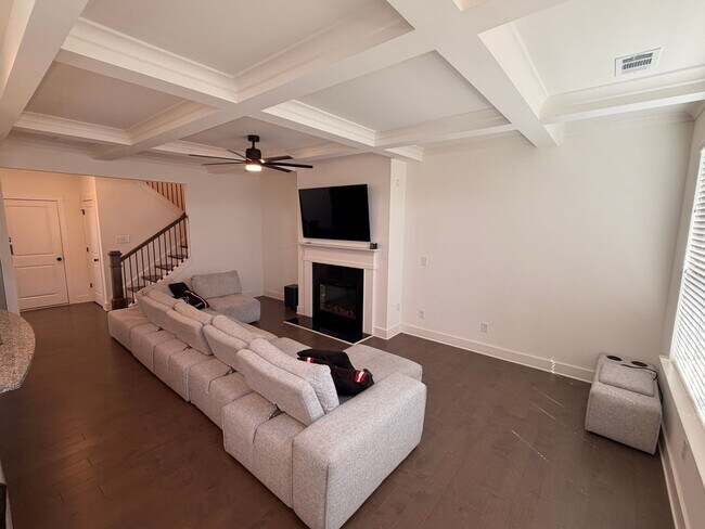 Building Photo - 2221 Flying Spur Dr