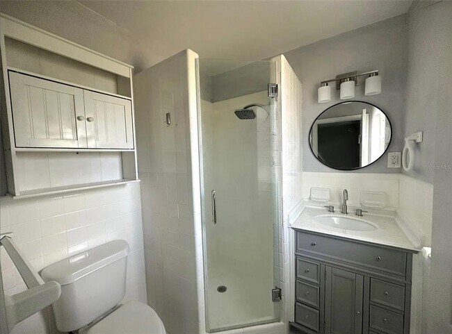 Building Photo - 2275 Hawthorne St