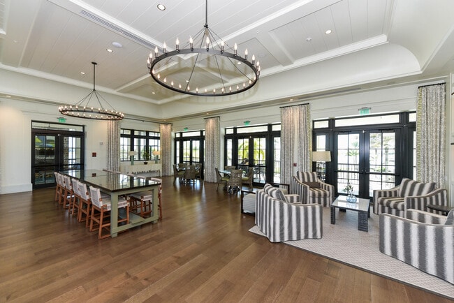 Building Photo - 1525 Stockbridge St