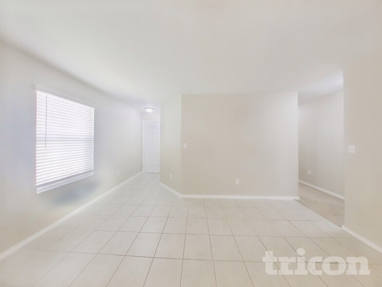 Building Photo - 310 Mistflower