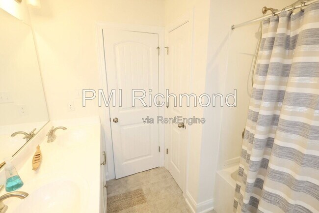 Building Photo - 15507 Morocco Ln
