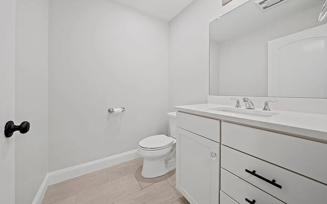 Building Photo - 479 Sherman St