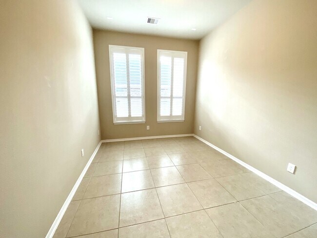 Building Photo - 2007 Post Oak Ct