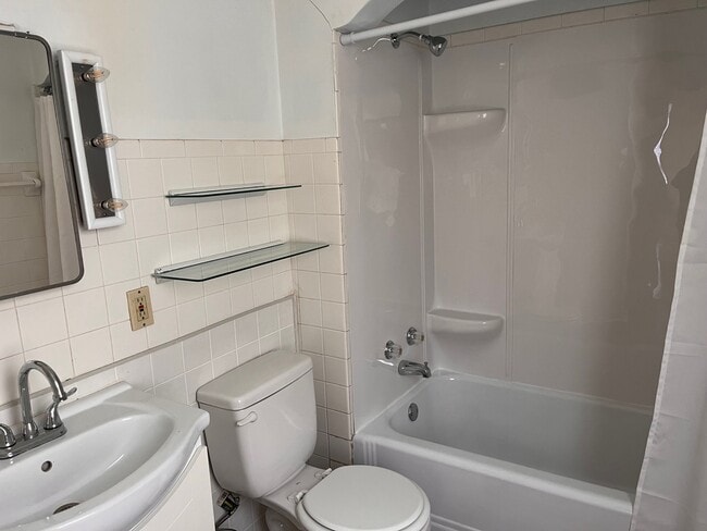 Building Photo - 120 Lovejoy Ave