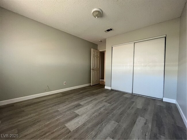 Building Photo - 7408 Alta Dr