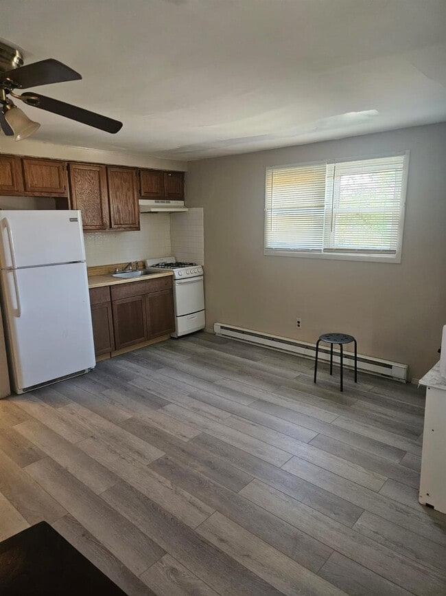 Primary Photo - 228 N Erie Ave