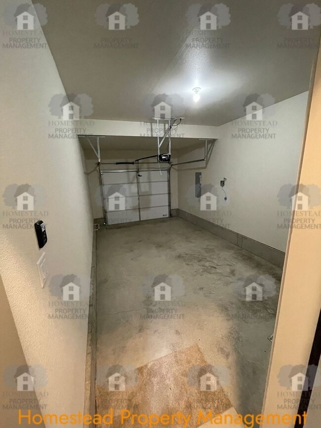 Building Photo - BEAUTIFUL HOME IN DALLAS!