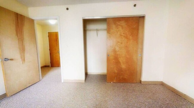 Building Photo - 3-Bed with AC & 1.5 Bath *Boston Landing * Top Floor * SEPT