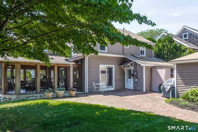 Building Photo - 116 Overshore Dr E