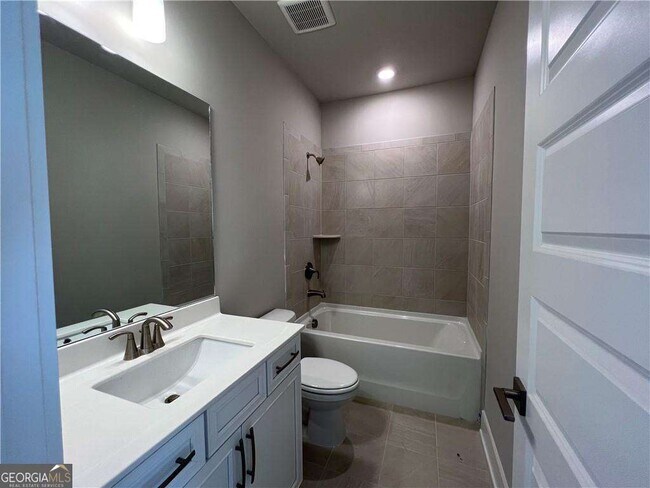 Building Photo - 1061 Knoxboro Ln