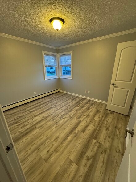 Building Photo - 58 Harding Ave