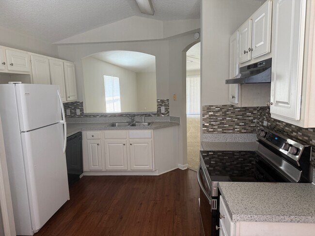 Building Photo - 5550 Oak Crossing Dr