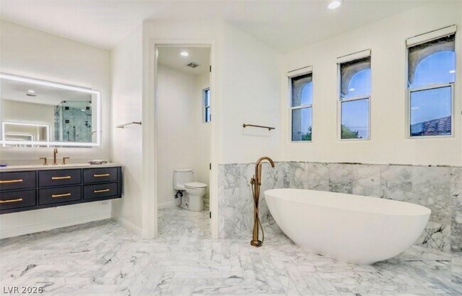 Building Photo - 11857 Oakland Hills Dr