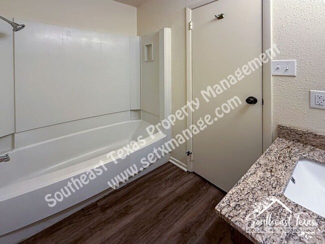 Building Photo - 4127 Arthur Ln