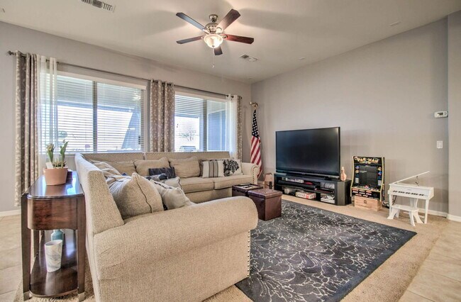 Building Photo - 5316 N 186th Dr