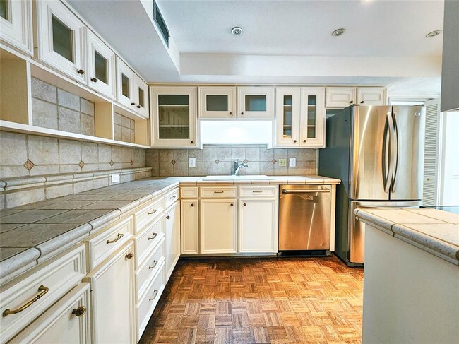 Building Photo - 12 Kings Row
