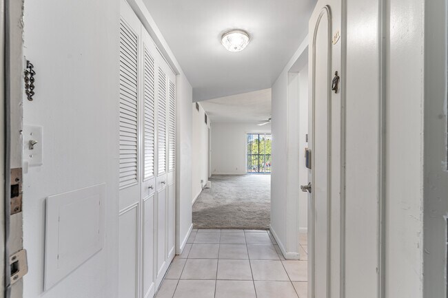 Building Photo - 251 S Cypress Rd