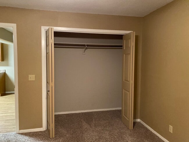 Building Photo - 3 Bedroom, 1 Bath House for Rent - All Appliances Included