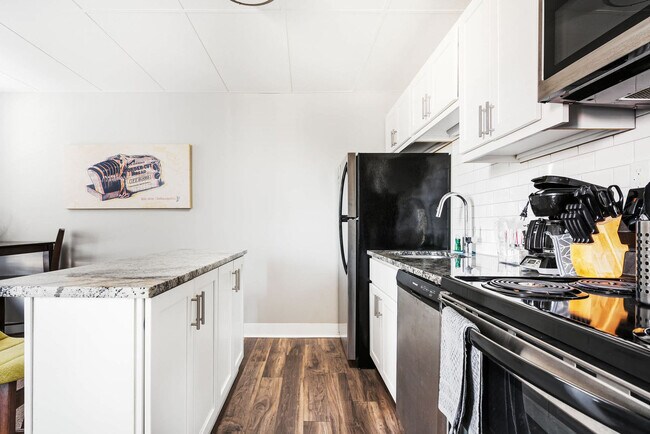 Building Photo - 615 N East St