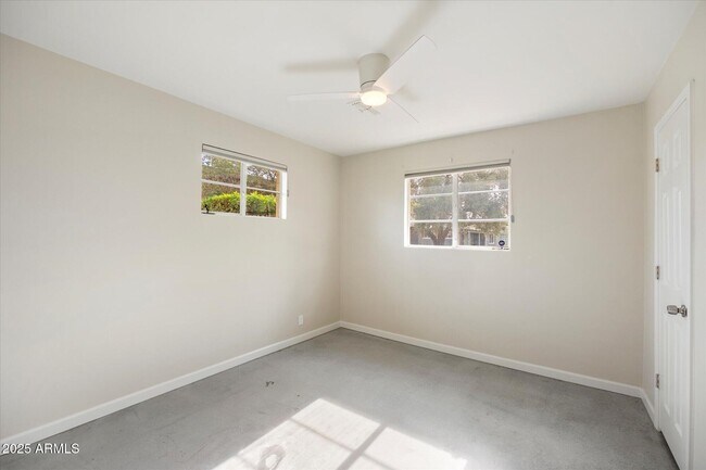 Building Photo - 1300 W Meadowbrook Ave