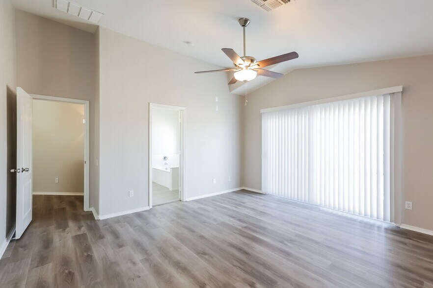 Building Photo - 13042 W Monterey Way
