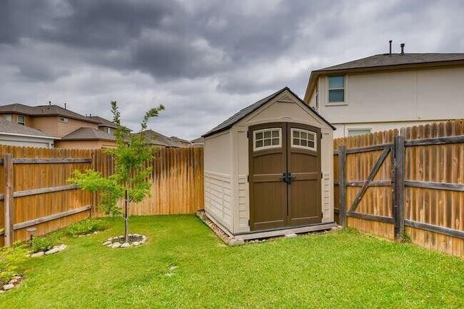 Building Photo - 1428 Bess Cove