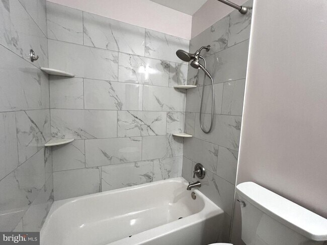 Building Photo - 8729 Sheridan Farms Ct