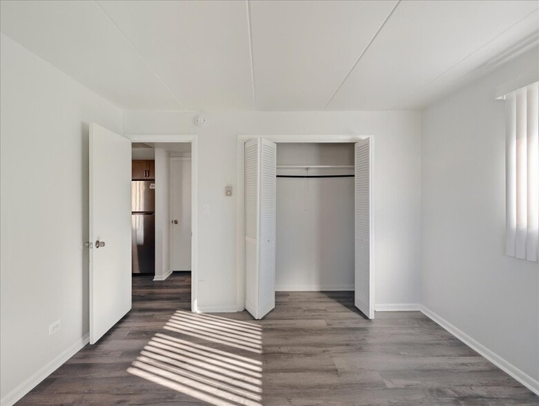 Building Photo - 300 Marlene Ct