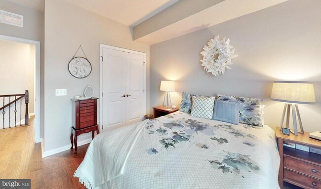 Building Photo - 7075 Darbey Knoll Dr